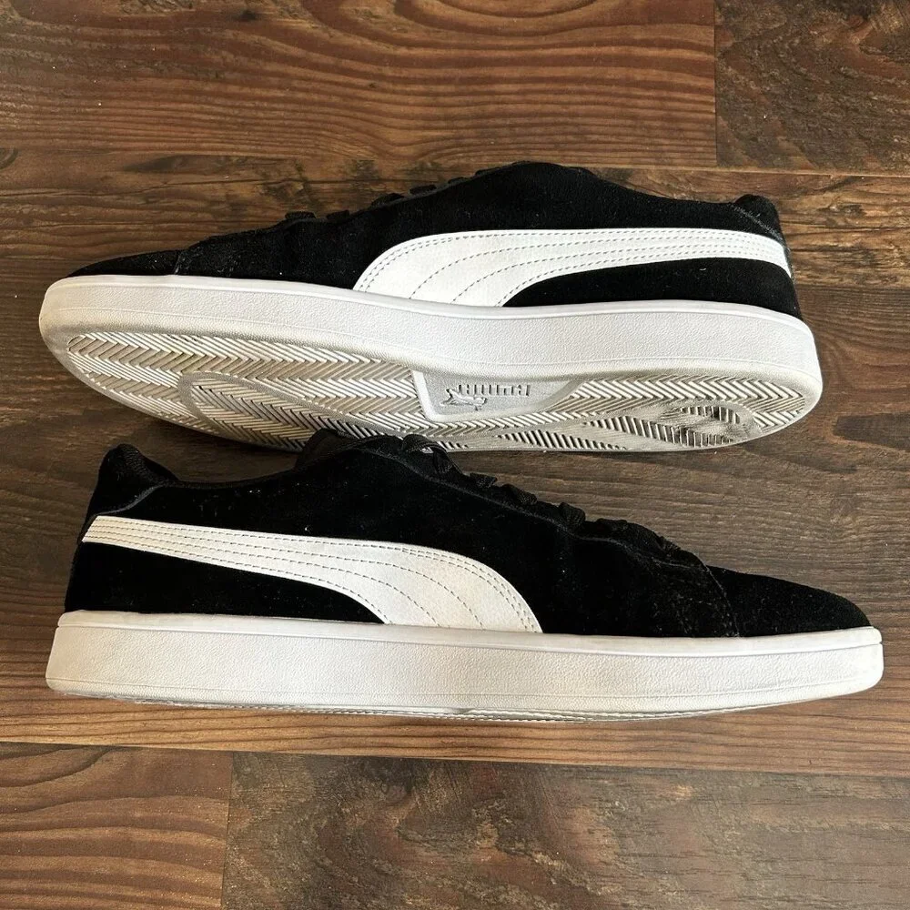 Puma Mens Puma Smash V2 Sneakers Size 12 Black White Silver 364989 01 EUC in Box